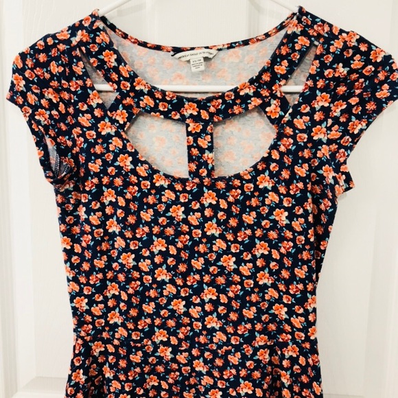 Floral Sundress with cutouts - Picture 4 of 5